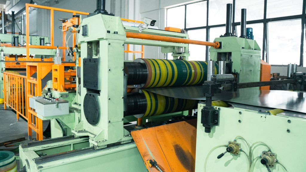 Circular tooling section on a coil slitting line